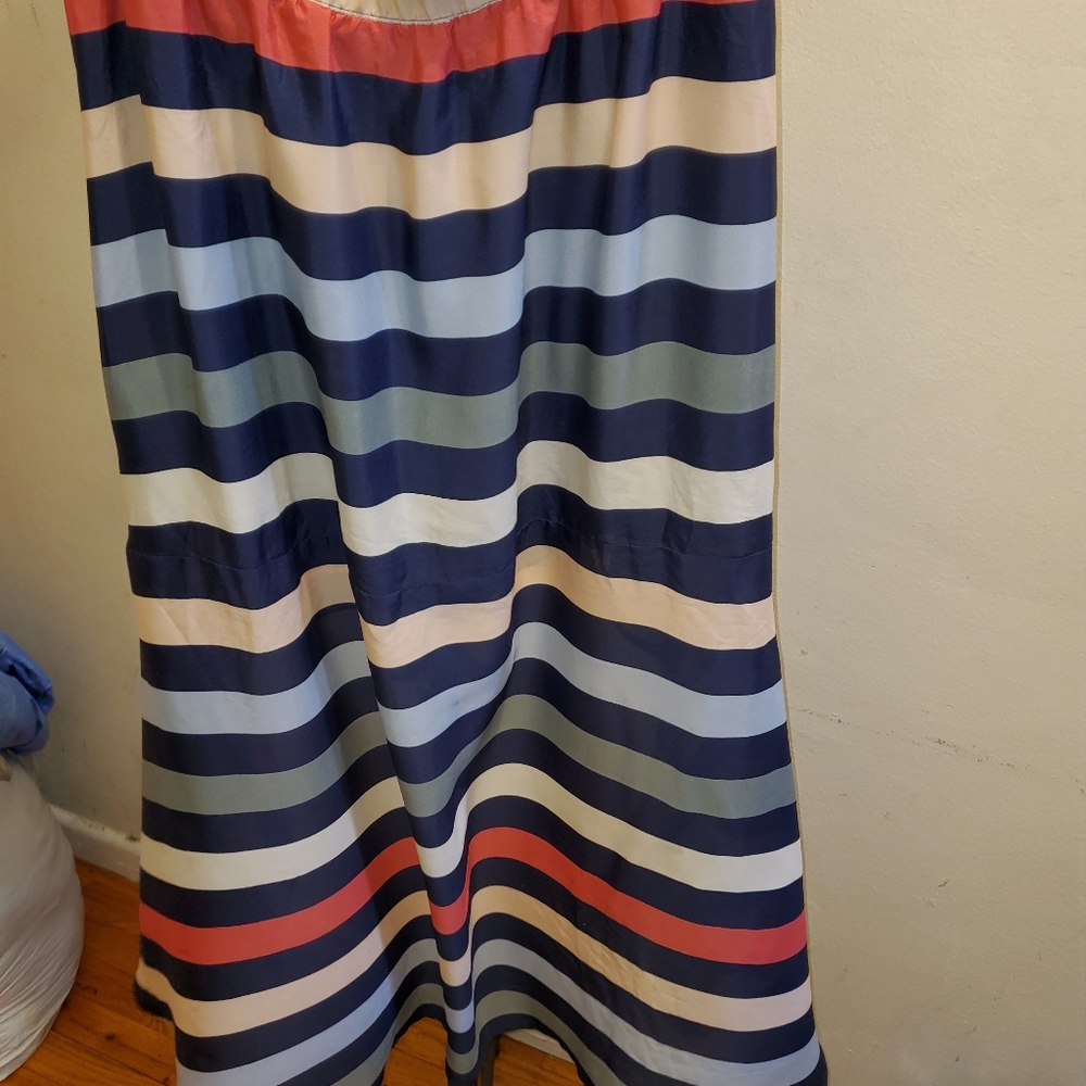 Clothes - Picture 3 of 4